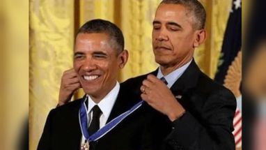 Obama giving Obama award meme